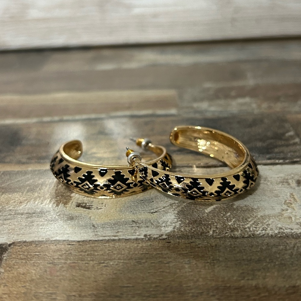 Elegant Gold and Black Hoop Earrings